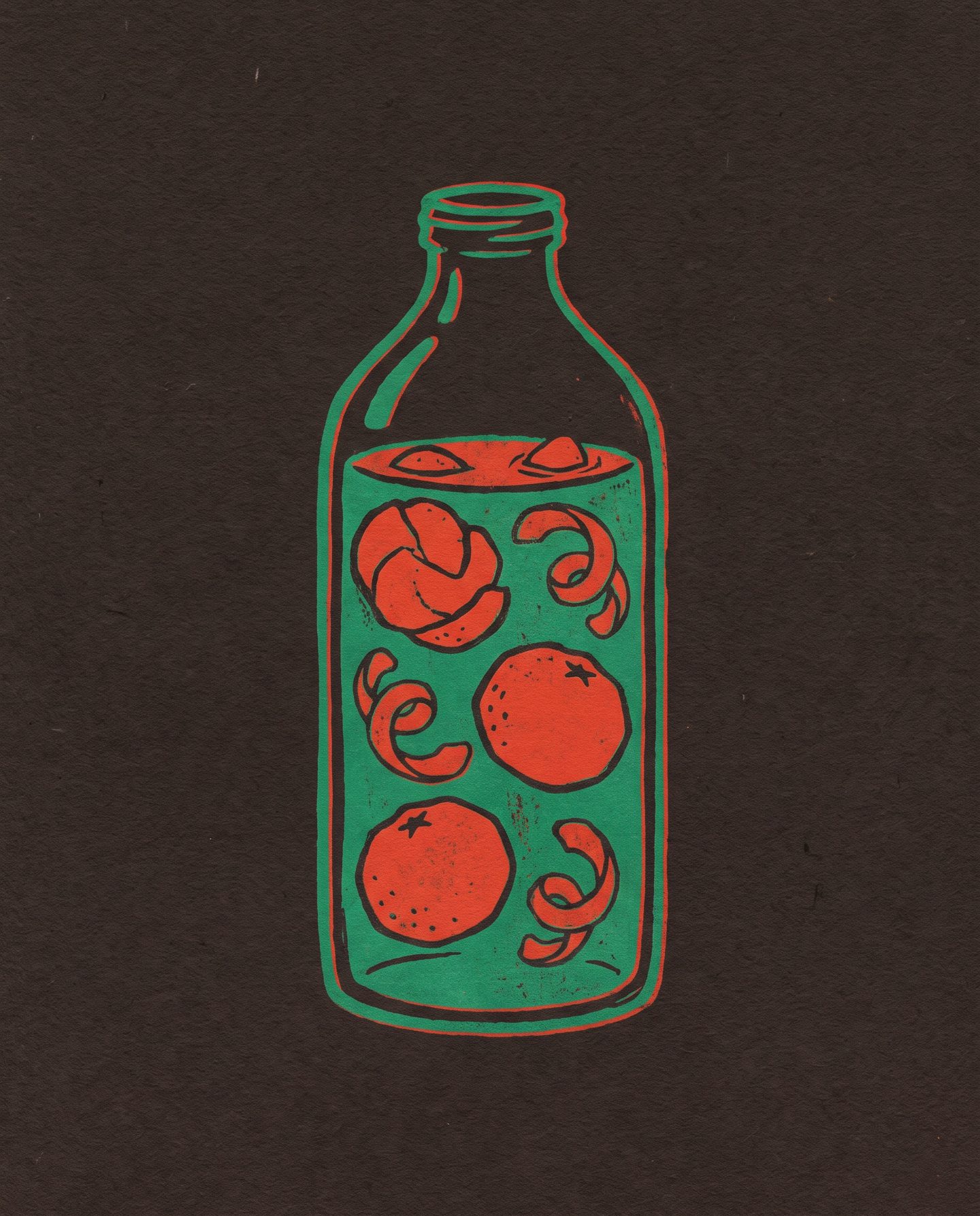 Stampa serigrafica di una bottiglia di liquore in infusione con mandarini interi e scorze di agrume